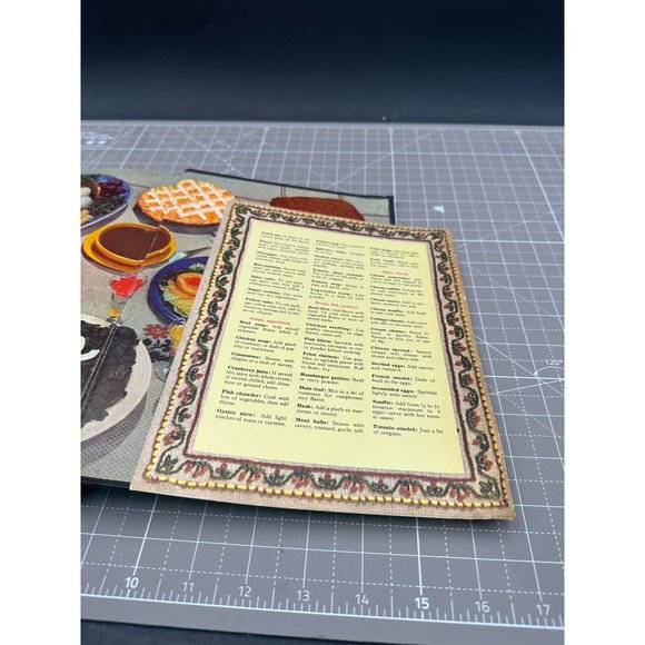 Searchlight Recipe Book 1954 Hardcover w/ Better Homes Gardens Spice Chart - Picture 4 of 4